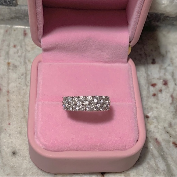 SOLD 1.2 CT Diamond band - Picture 2 of 7